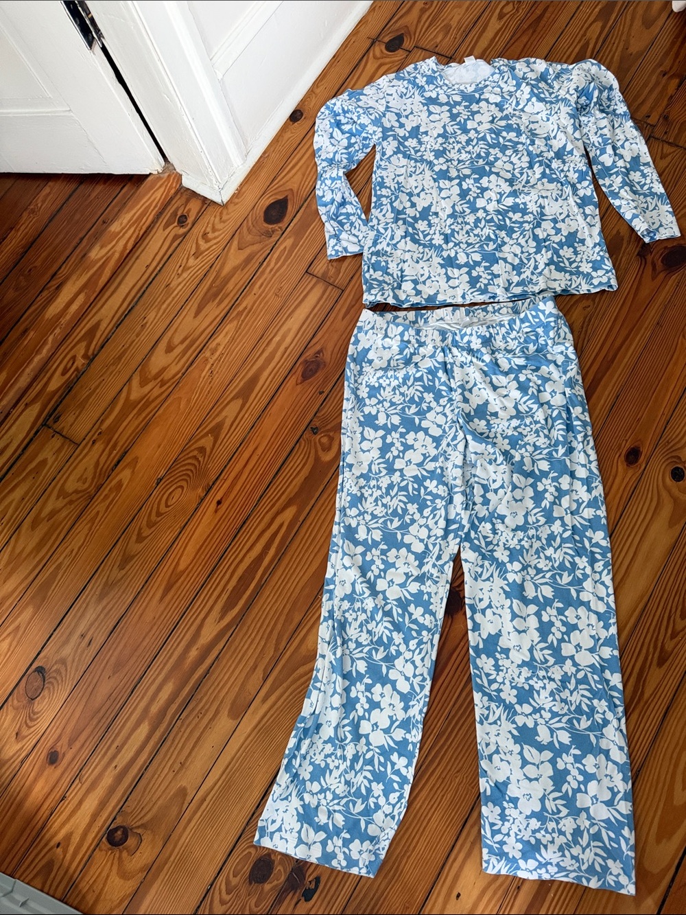 Lake Blue Floral Pajama Set - Long Sleeve Top & Pants medium